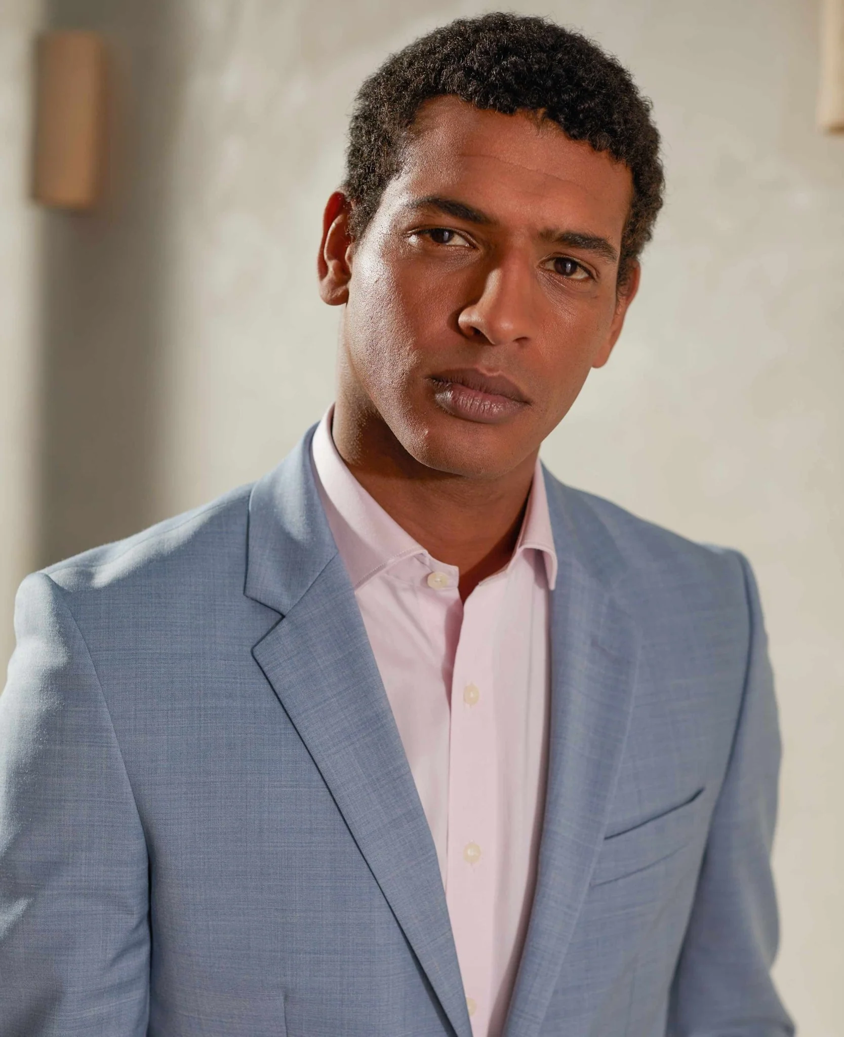 Light Blue Wool-Blend Tailored Suit Jacket - Image 4